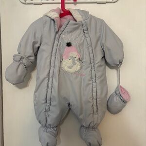 3/10$ Adorable Light Gray Kids Footed Snowsuit